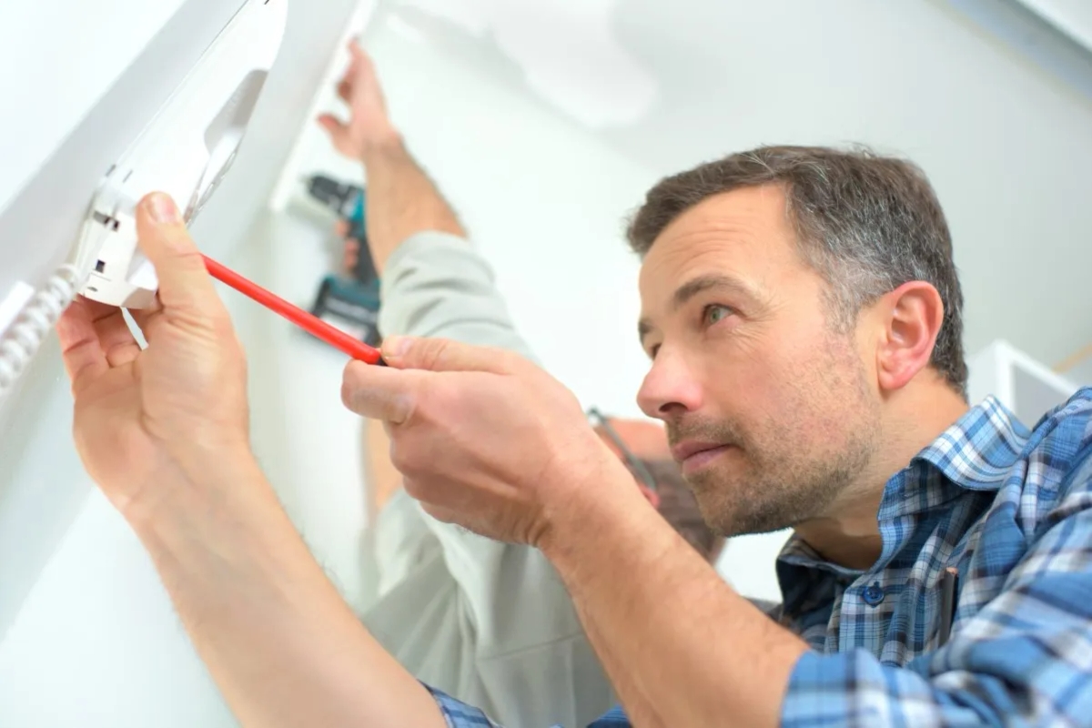 Jak naprawić domofon w bloku - skuteczne sposoby na problemy