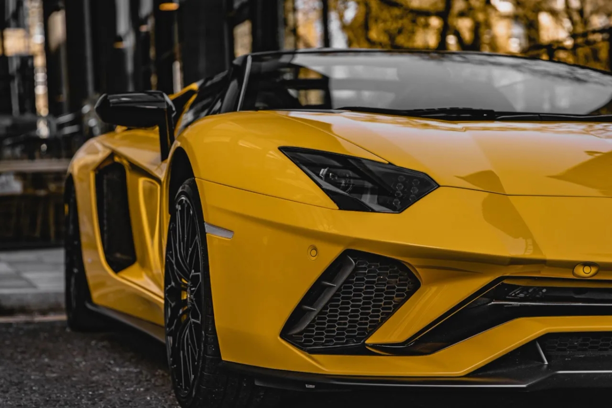 Ile kosztuje wynajem lamborghini? Ceny, warunki i ukryte koszty