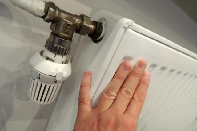 Jak włączyć ogrzewanie w bloku i uniknąć zimna w mieszkaniu Jak włączyć ogrzewanie w bloku i uniknąć zimna w mieszkaniu